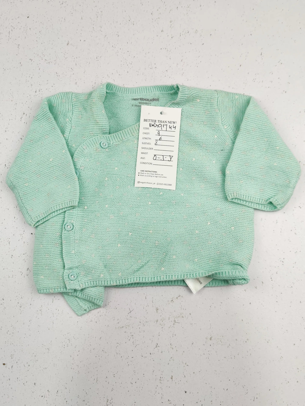 Buy online pre-used pre-loved 100% authentic & Original branded Unknown Brand (KWG-9744) available in Pakistan. Top international brands avilable.