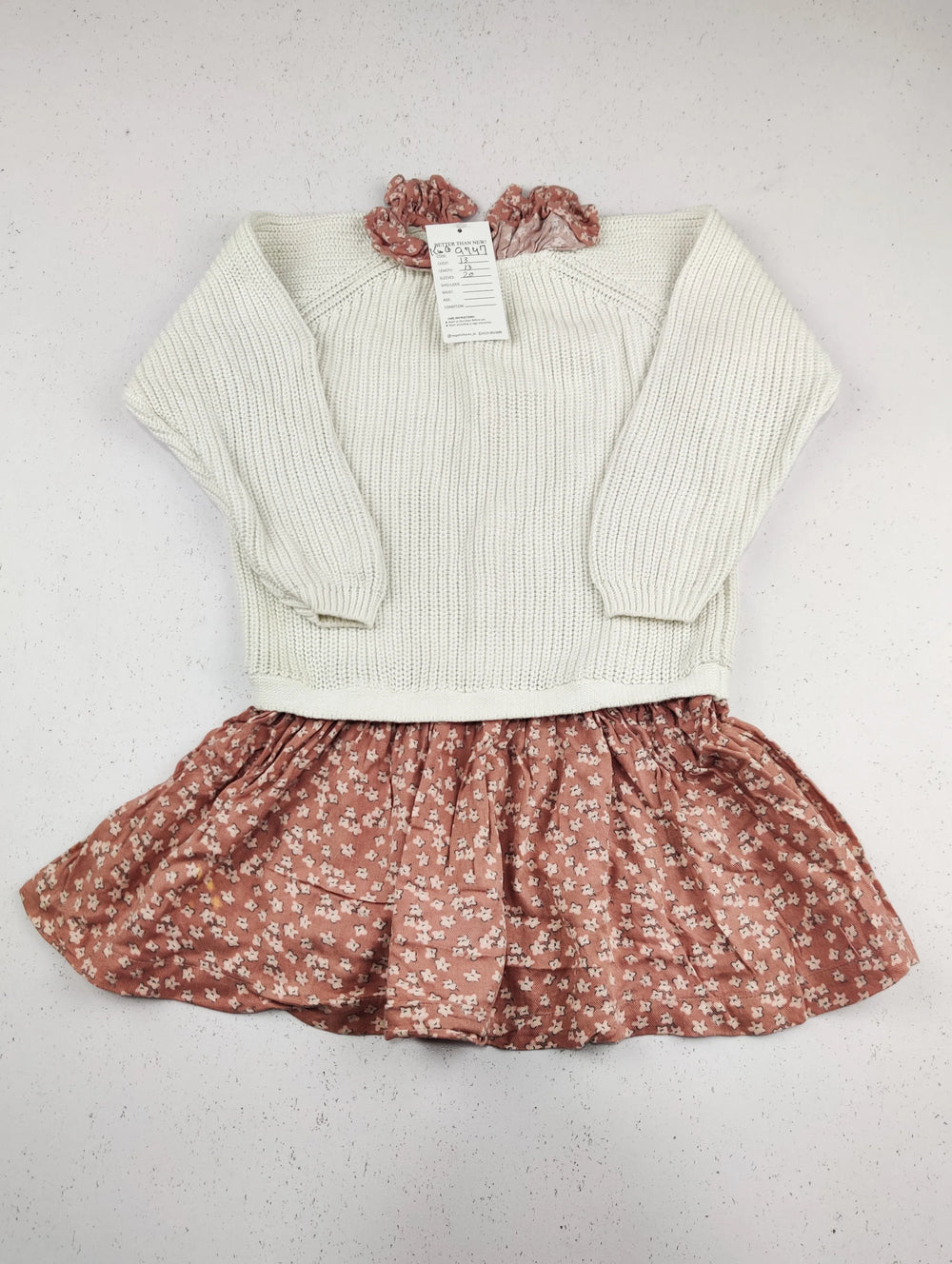 Buy online pre-used pre-loved 100% authentic & Original branded Unknown Brand (KWG-9747) available in Pakistan. Top international brands avilable.