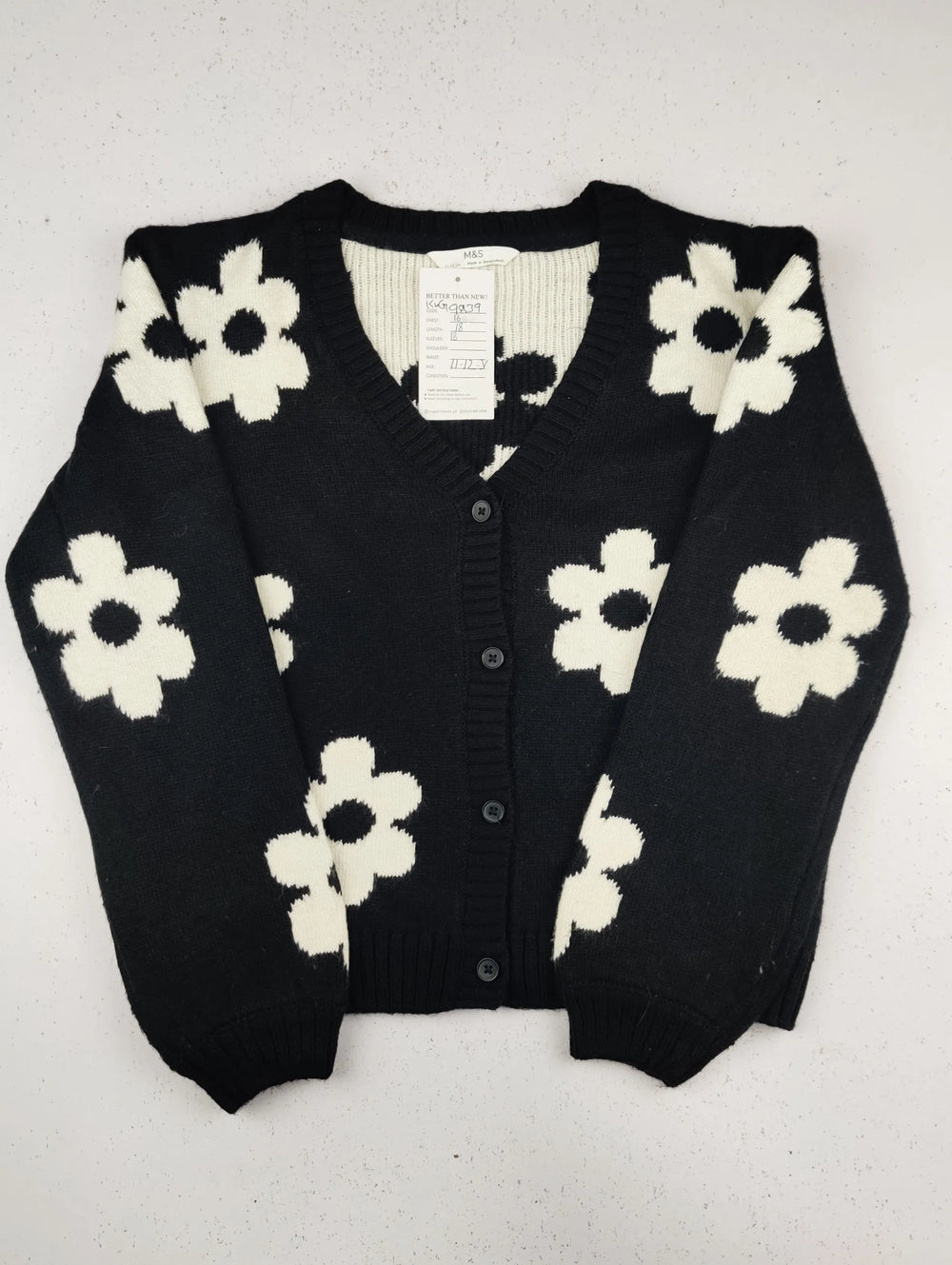 Buy online pre-used pre-loved 100% authentic & Original branded Marks & Spencer (KWG-9839) available in Pakistan. Top international brands avilable.