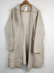 Buy online pre-used pre-loved 100% authentic & Original branded Unknown Brand (LC-2077) available in Pakistan. Top international brands avilable.