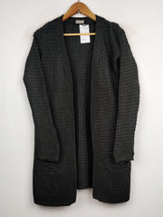 Buy online pre-used pre-loved 100% authentic & Original branded Vero Moda (LC-2088) available in Pakistan. Top international brands avilable.