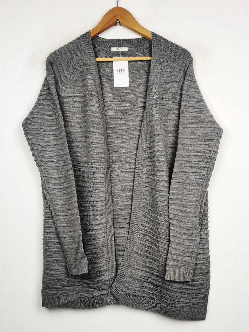 Buy online pre-used pre-loved 100% authentic & Original branded Tu (LC-2133) available in Pakistan. Top international brands avilable.