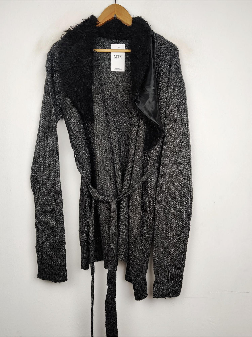 Buy online pre-used pre-loved 100% authentic & Original branded Shein (LC-2270) available in Pakistan. Top international brands avilable.