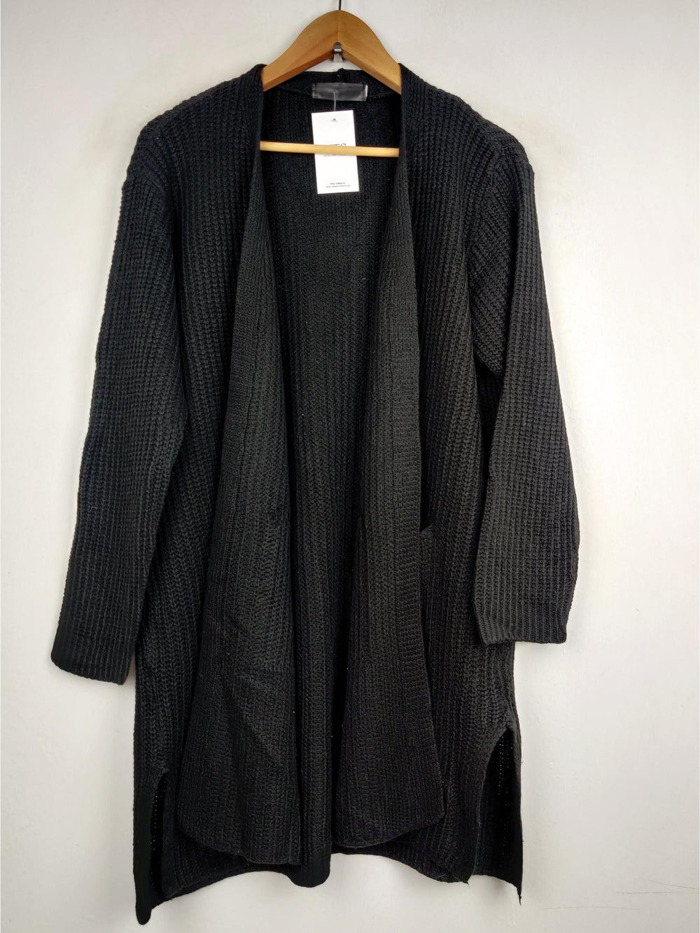 Buy online pre-used pre-loved 100% authentic & Original branded Unknown Brand (LC-2275) available in Pakistan. Top international brands avilable.