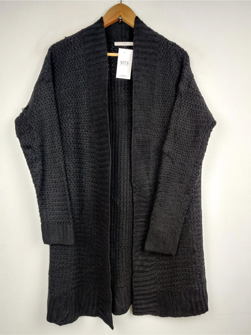 Buy online pre-used pre-loved 100% authentic & Original branded George (LC-2292) available in Pakistan. Top international brands avilable.