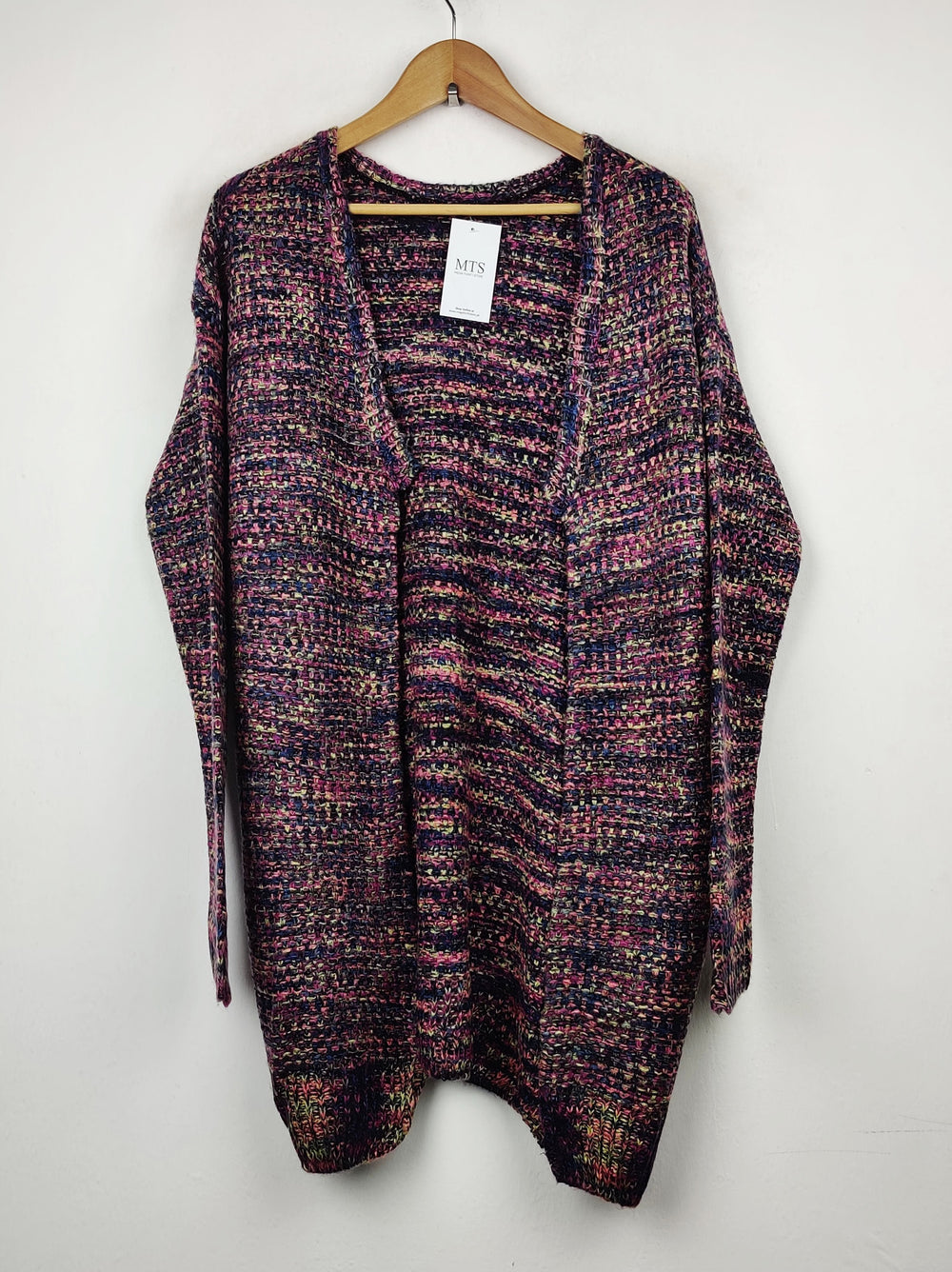 Buy online pre-used pre-loved 100% authentic & Original branded Unknown Brand (LC-2466) available in Pakistan. Top international brands avilable.