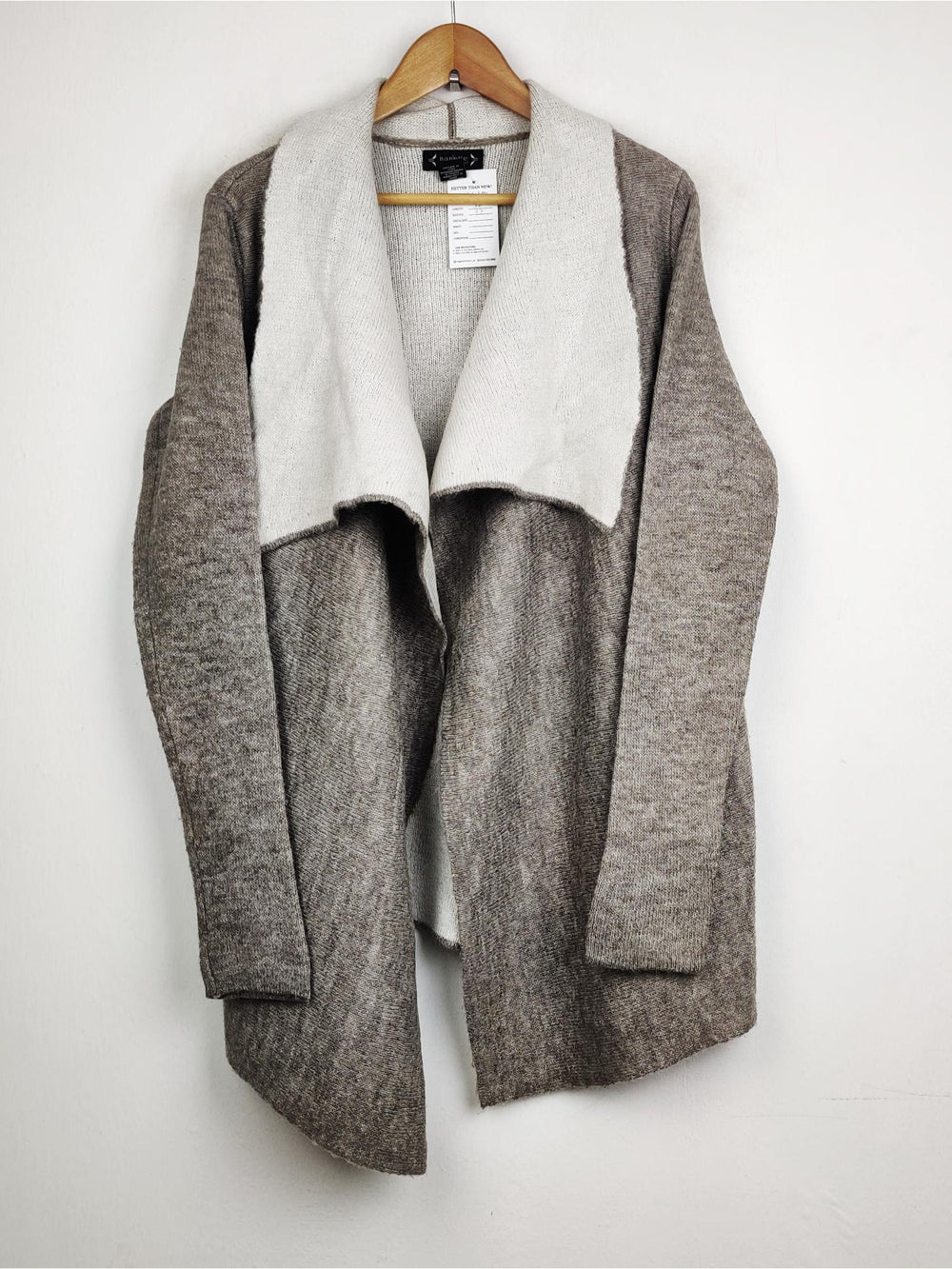 Buy online pre-used pre-loved 100% authentic & Original branded Nanette (LC-2692) available in Pakistan. Top international brands avilable.