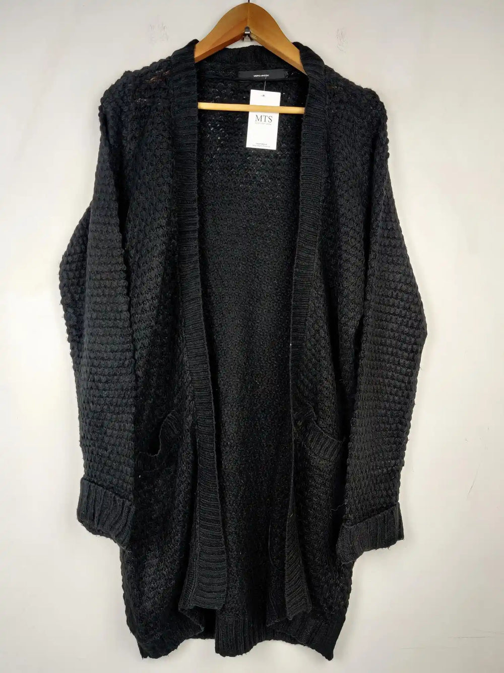 Buy online pre-used pre-loved 100% authentic & Original branded Vero Moda (LC-2929) available in Pakistan. Top international brands avilable.