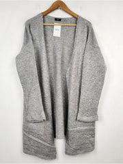 Buy online pre-used pre-loved 100% authentic & Original branded F&F (LC-2936) available in Pakistan. Top international brands avilable.