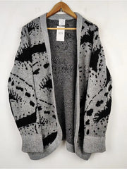 Buy online pre-used pre-loved 100% authentic & Original branded Unknown Brand (LC-2937) available in Pakistan. Top international brands avilable.