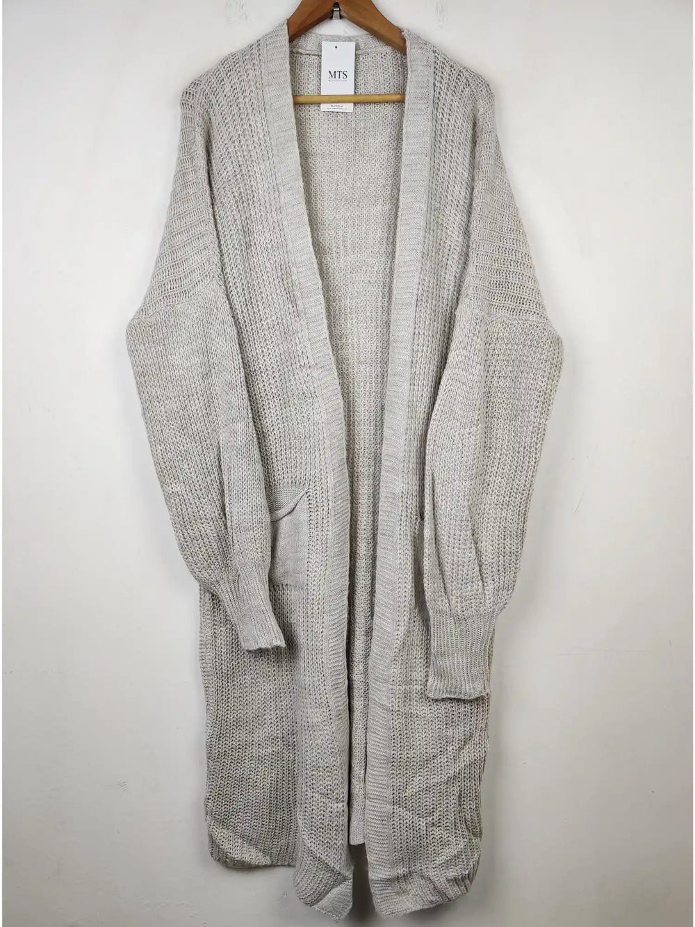 Buy online pre-used pre-loved 100% authentic & Original branded Unknown Brand (LC-2944) available in Pakistan. Top international brands avilable.