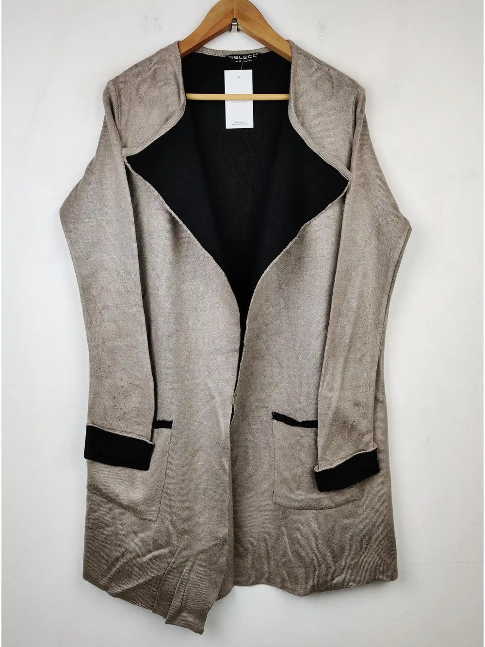 Buy online pre-used pre-loved 100% authentic & Original branded Select (LC-3050) available in Pakistan. Top international brands avilable.