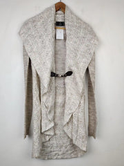 Buy online pre-used pre-loved 100% authentic & Original branded Lipsy (LC-3105) available in Pakistan. Top international brands avilable.