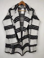 Buy online pre-used pre-loved 100% authentic & Original branded Unknown Brand (LC-3116) available in Pakistan. Top international brands avilable.