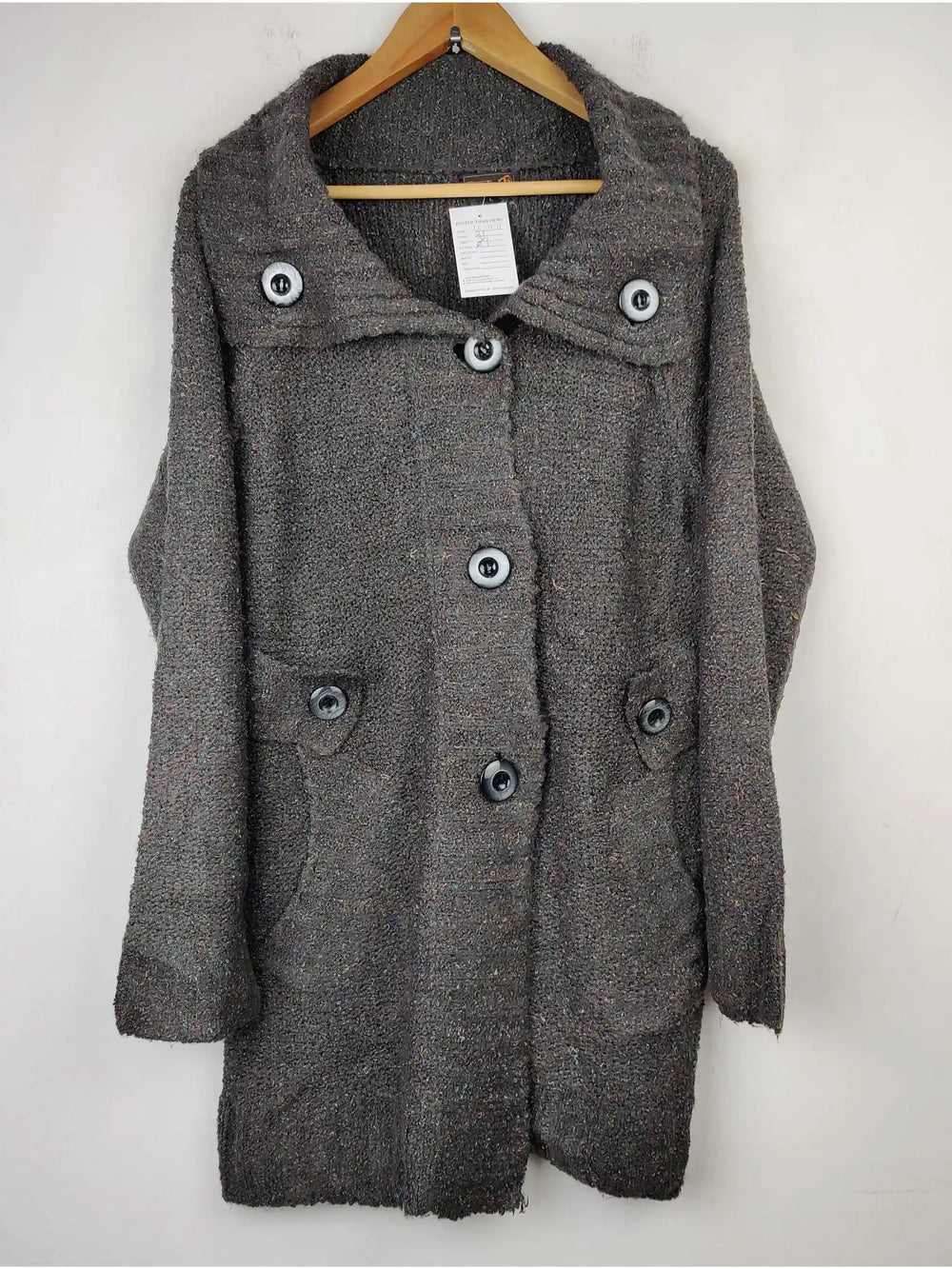 Buy online pre-used pre-loved 100% authentic & Original branded Tivoli (LC-3171) available in Pakistan. Top international brands avilable.