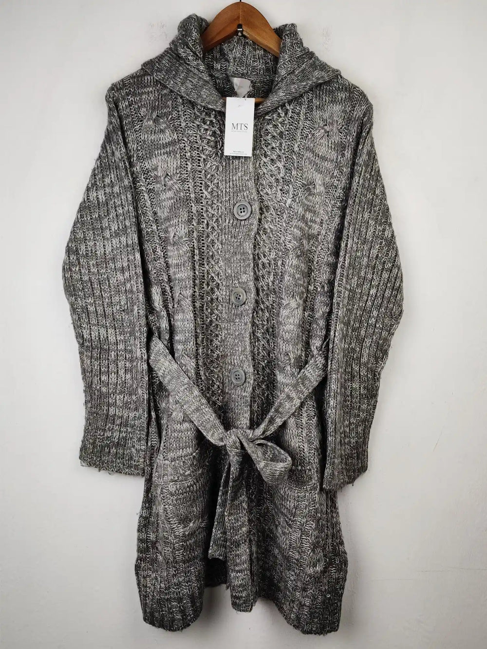 Buy online pre-used pre-loved 100% authentic & Original branded Evie (LC-3239) available in Pakistan. Top international brands avilable.