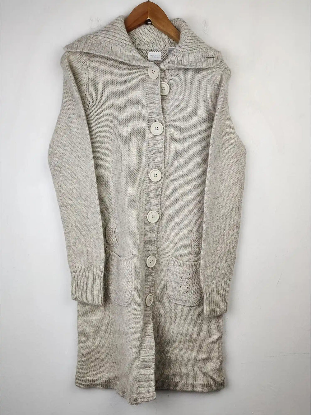 Buy online pre-used pre-loved 100% authentic & Original branded Larged Oute (LC-3241) available in Pakistan. Top international brands avilable.