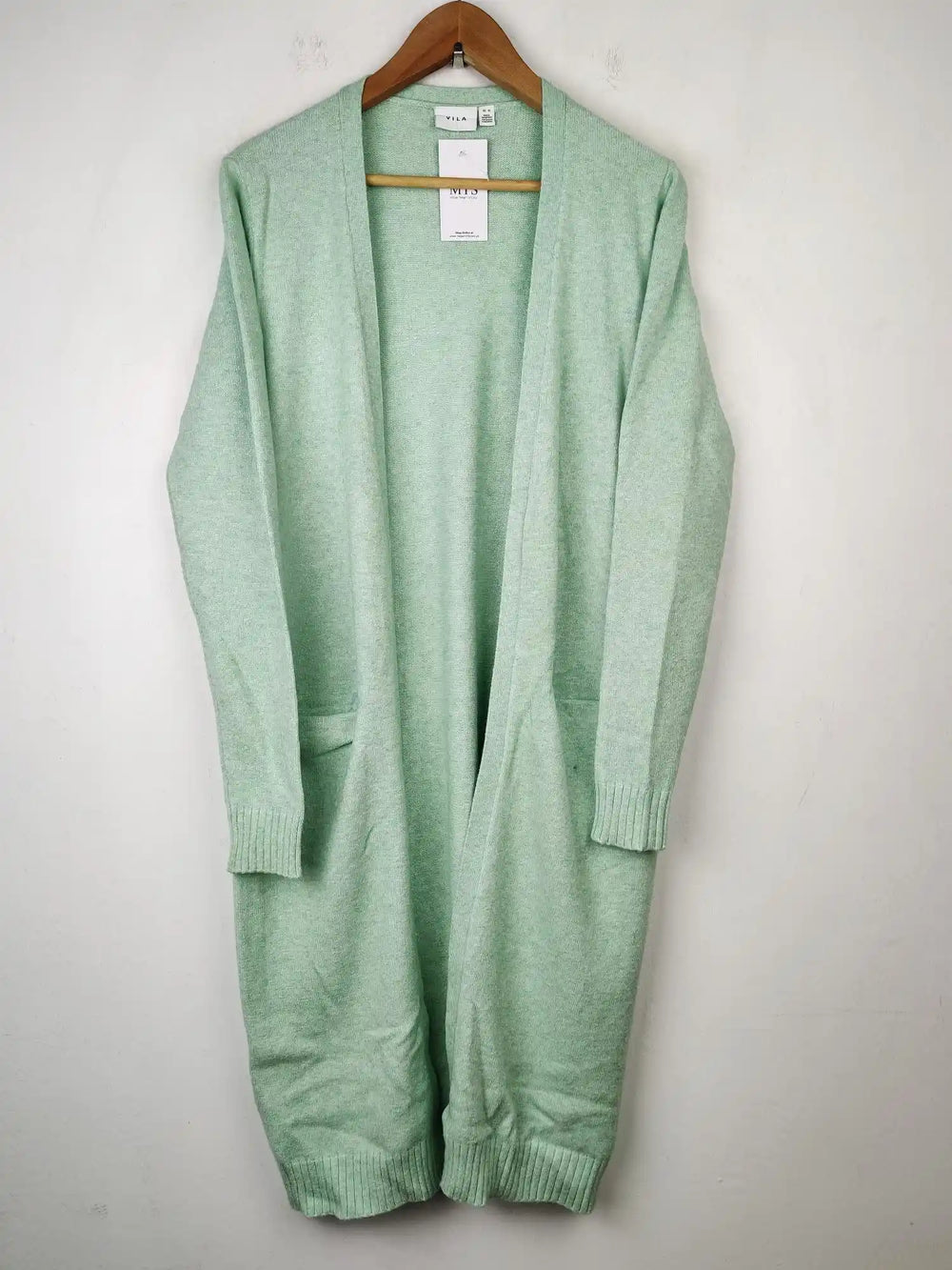 Buy online pre-used pre-loved 100% authentic & Original branded Vila (LC-3271) available in Pakistan. Top international brands avilable.