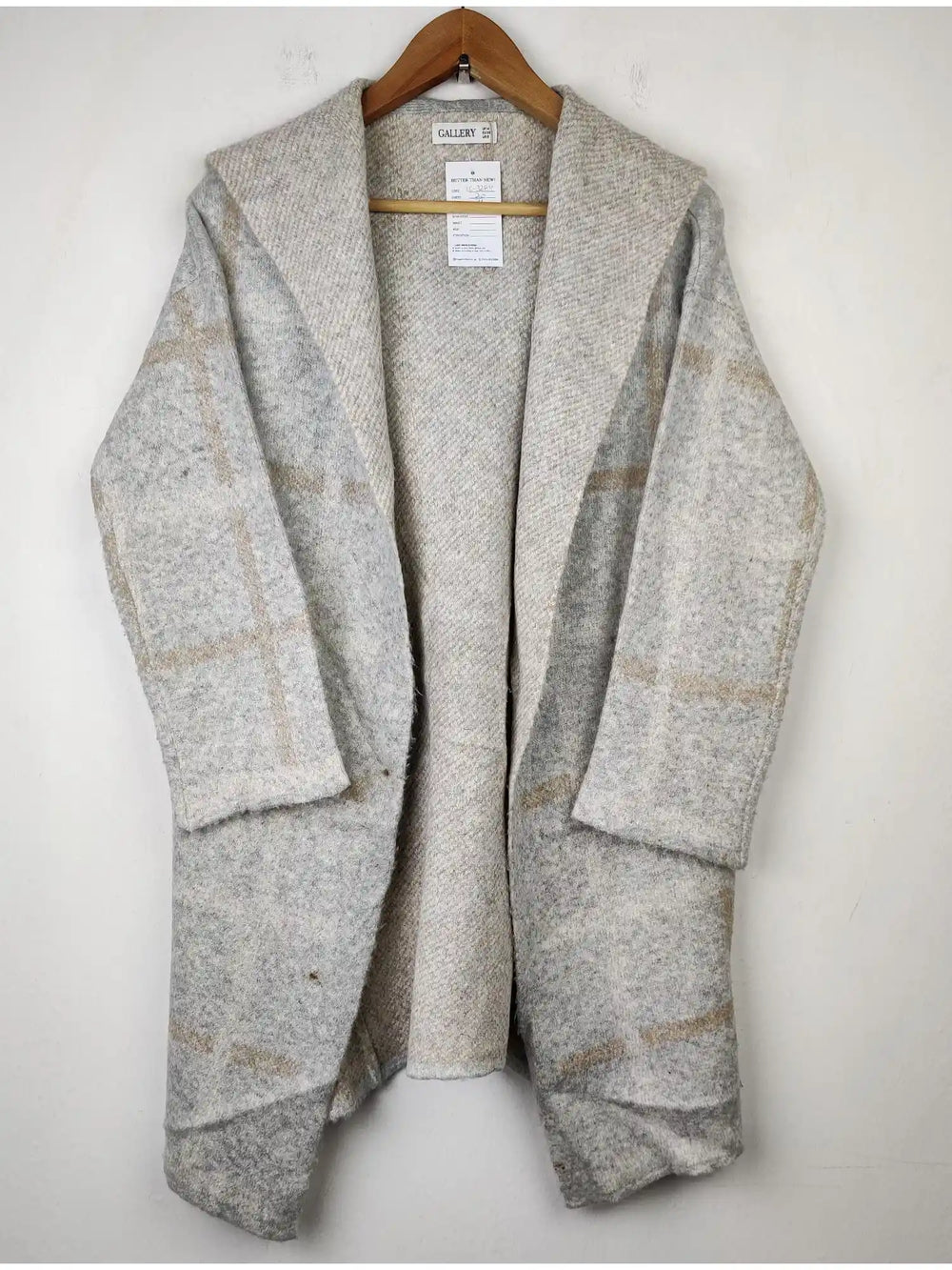 Buy online pre-used pre-loved 100% authentic & Original branded Gallery (LC-3284) available in Pakistan. Top international brands avilable.