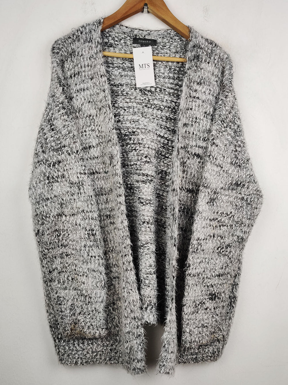 Buy online pre-used pre-loved 100% authentic & Original branded Primark (LC-3400) available in Pakistan. Top international brands avilable.