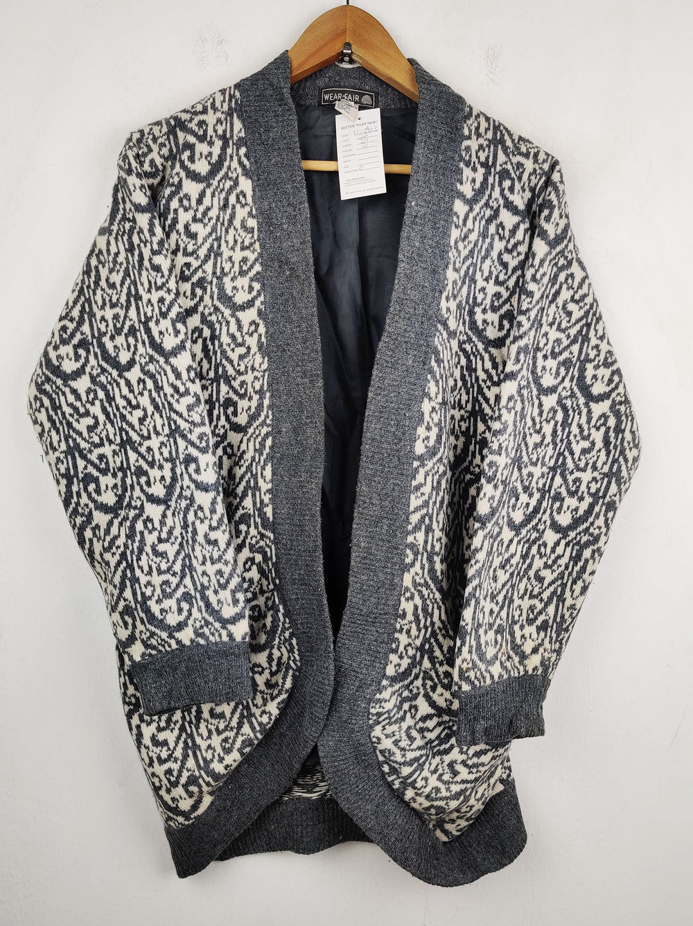 Buy online pre-used pre-loved 100% authentic & Original branded Wear Fair (LC-3403) available in Pakistan. Top international brands avilable.