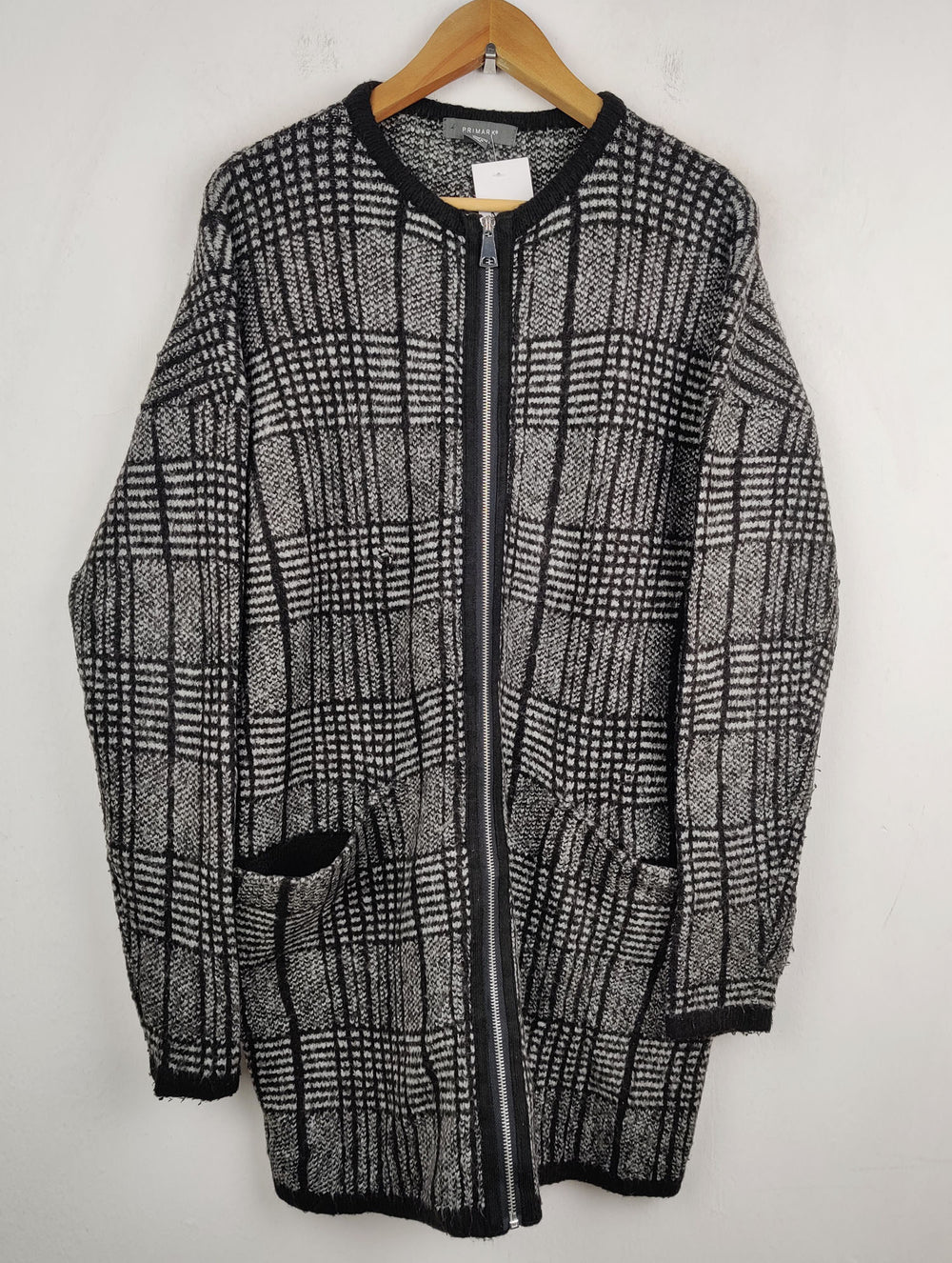 Buy online pre-used pre-loved 100% authentic & Original branded Primark (LC-3438) available in Pakistan. Top international brands avilable.