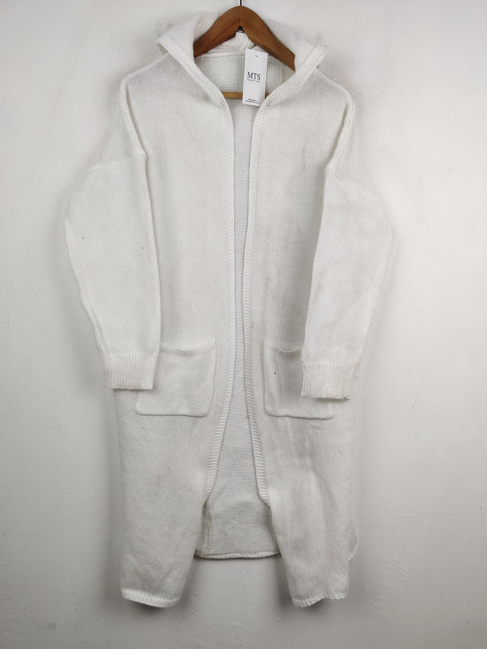 Buy online pre-used pre-loved 100% authentic & Original branded Unknown Brand (LC-3461) available in Pakistan. Top international brands avilable.