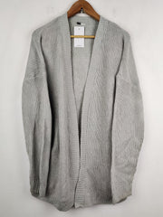 Buy online pre-used pre-loved 100% authentic & Original branded Unknown Brand (LC-3486) available in Pakistan. Top international brands avilable.