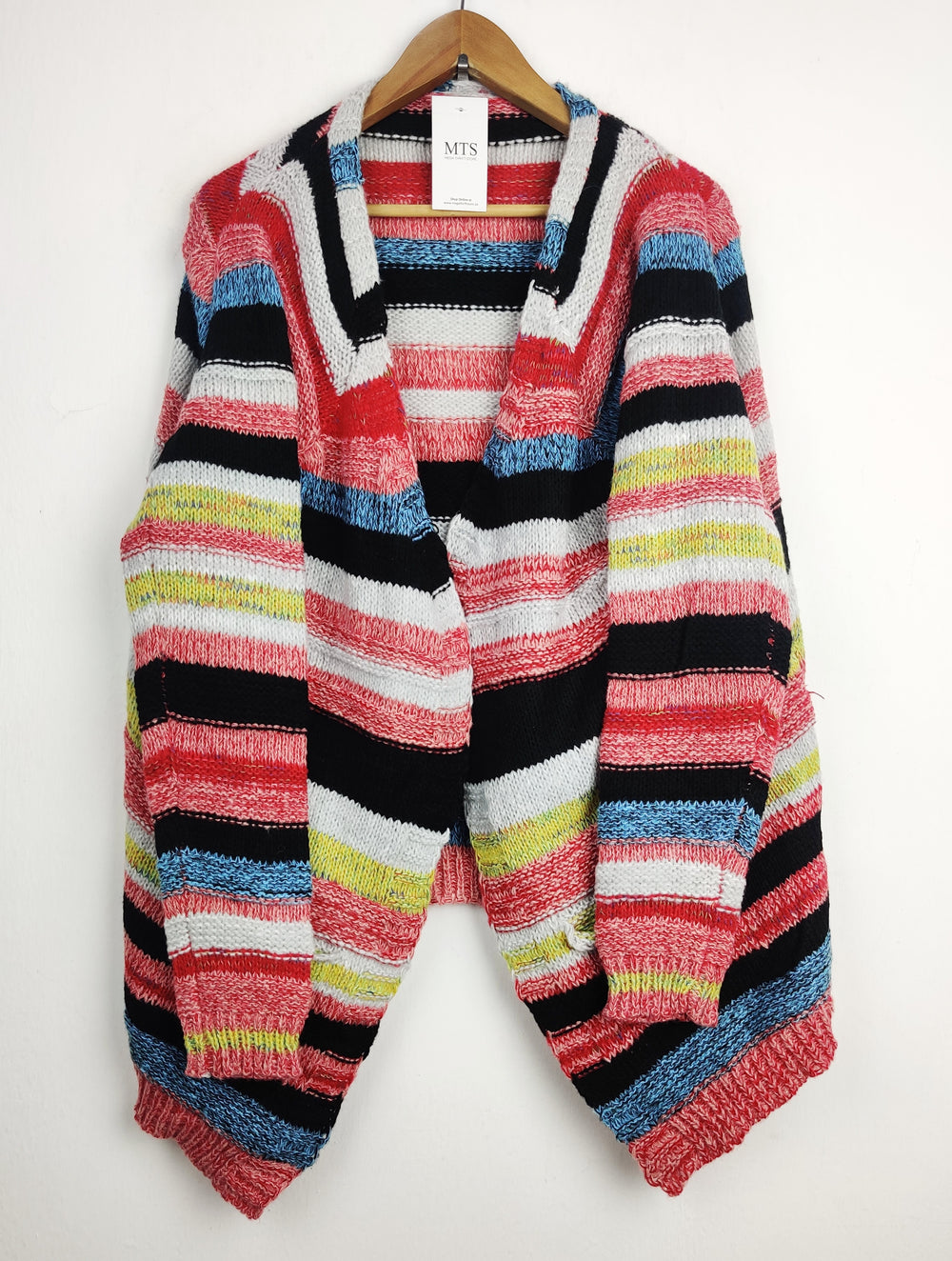 Buy online pre-used pre-loved 100% authentic & Original branded Unknown Brand (LC-3509) available in Pakistan. Top international brands avilable.