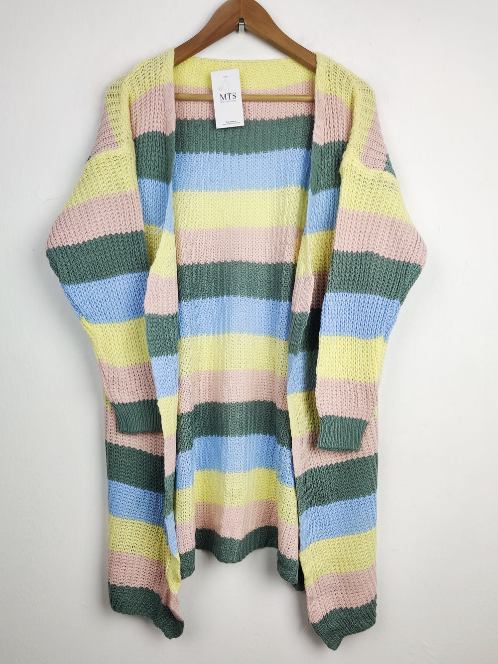 Buy online pre-used pre-loved 100% authentic & Original branded Unknown Brand (LC-3512) available in Pakistan. Top international brands avilable.