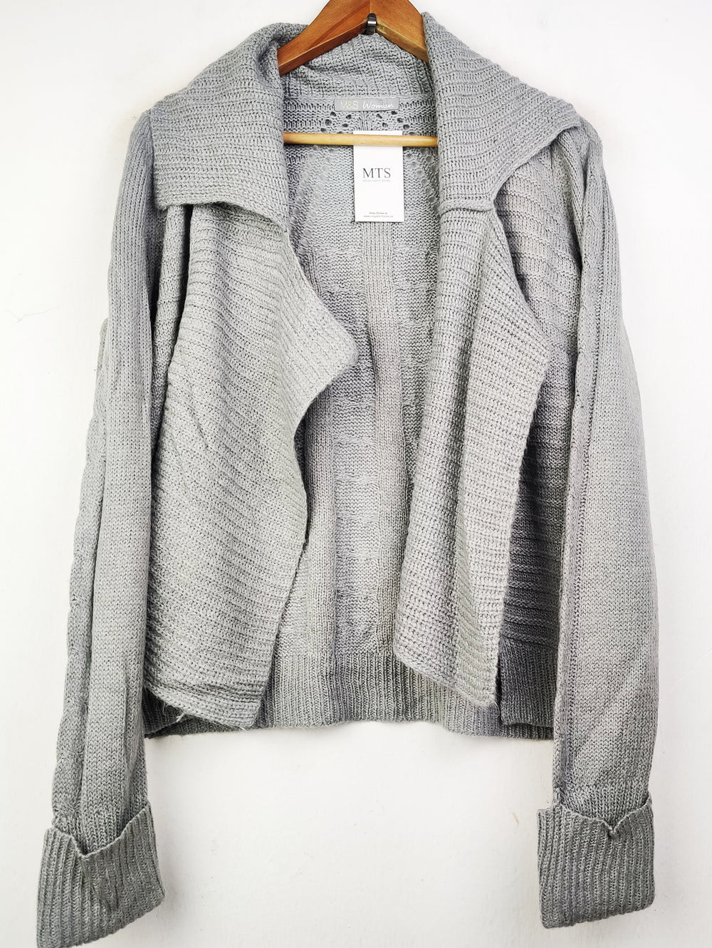 Buy online pre-used pre-loved 100% authentic & Original branded Marks & Spencer (LC-3641) available in Pakistan. Top international brands avilable.