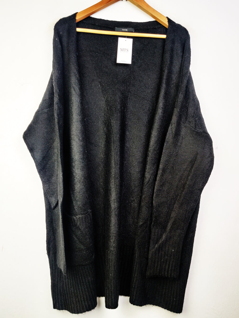 Buy online pre-used pre-loved 100% authentic & Original branded George (LC-3651) available in Pakistan. Top international brands avilable.