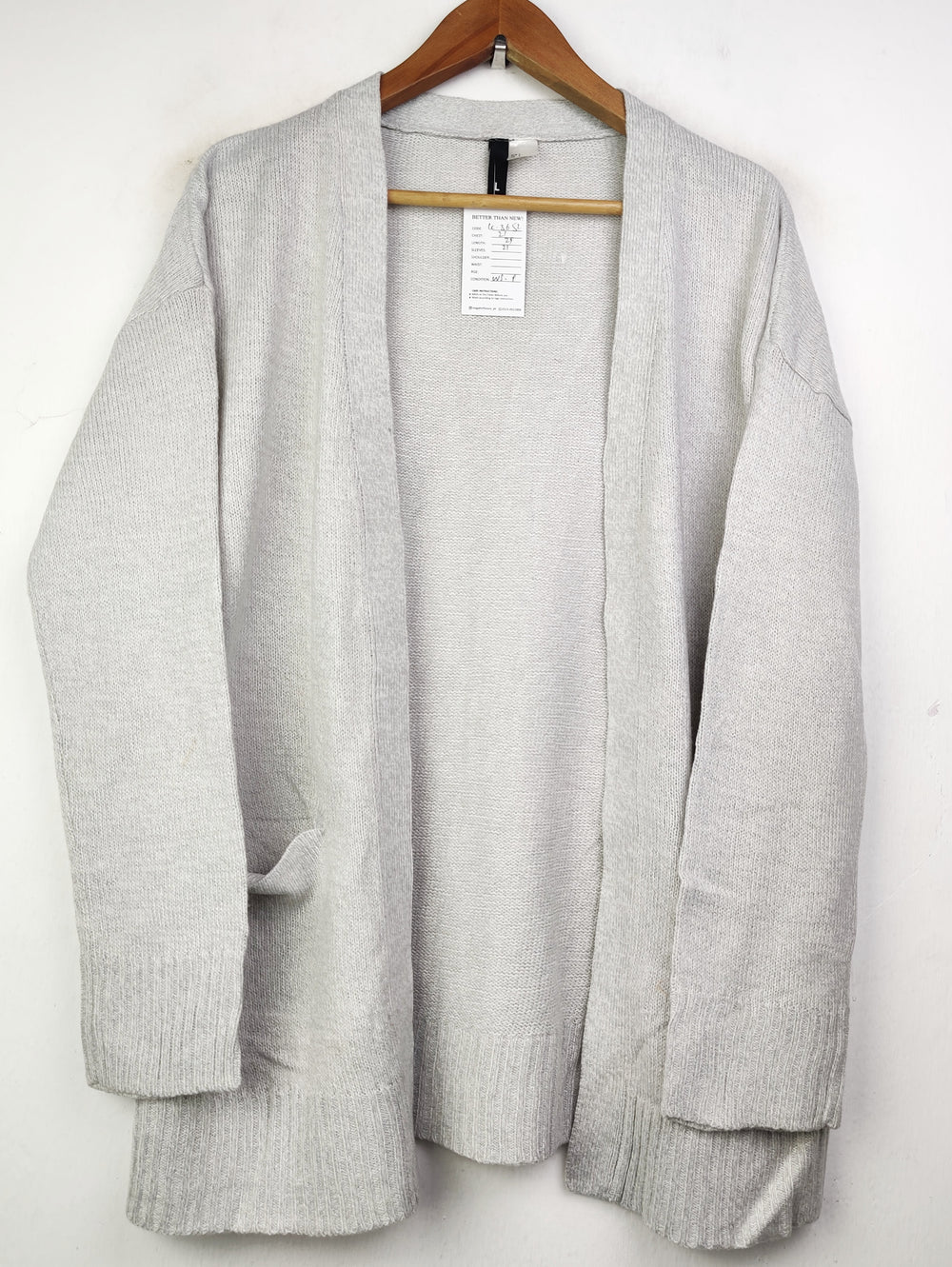 Buy online pre-used pre-loved 100% authentic & Original branded H&M (LC-3652) available in Pakistan. Top international brands avilable.