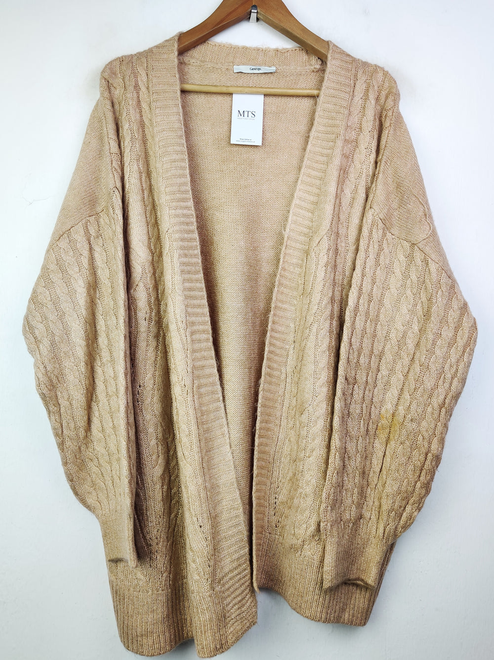 Buy online pre-used pre-loved 100% authentic & Original branded George (LC-3653) available in Pakistan. Top international brands avilable.