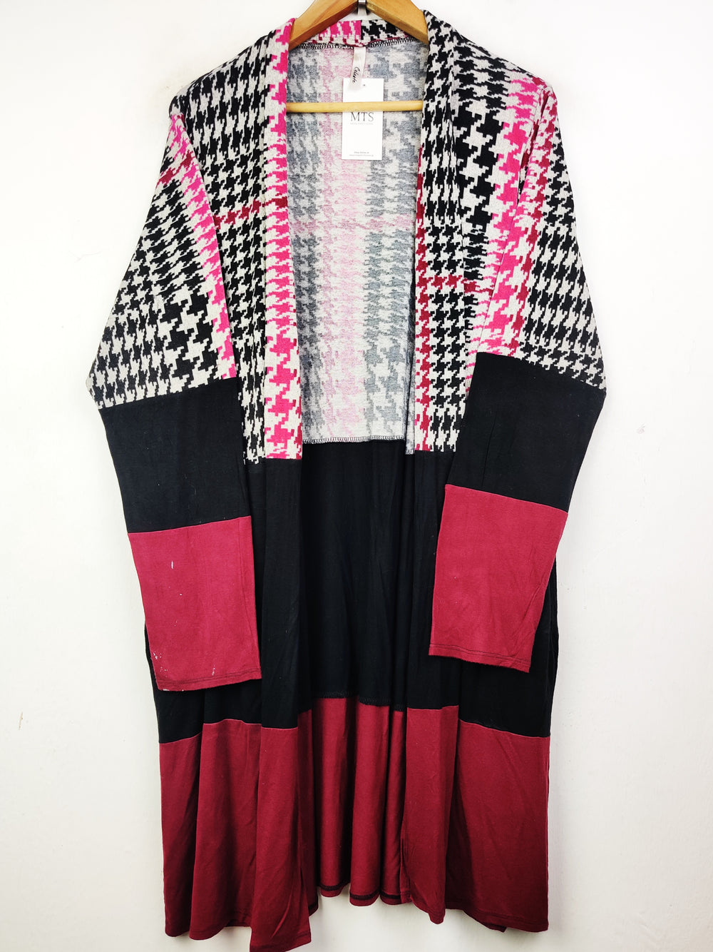 Buy online pre-used pre-loved 100% authentic & Original branded Celeste (LC-3681) available in Pakistan. Top international brands avilable.