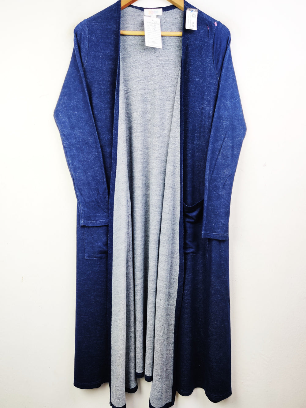 Buy online pre-used pre-loved 100% authentic & Original branded Lularoe (LC-3688) available in Pakistan. Top international brands avilable.