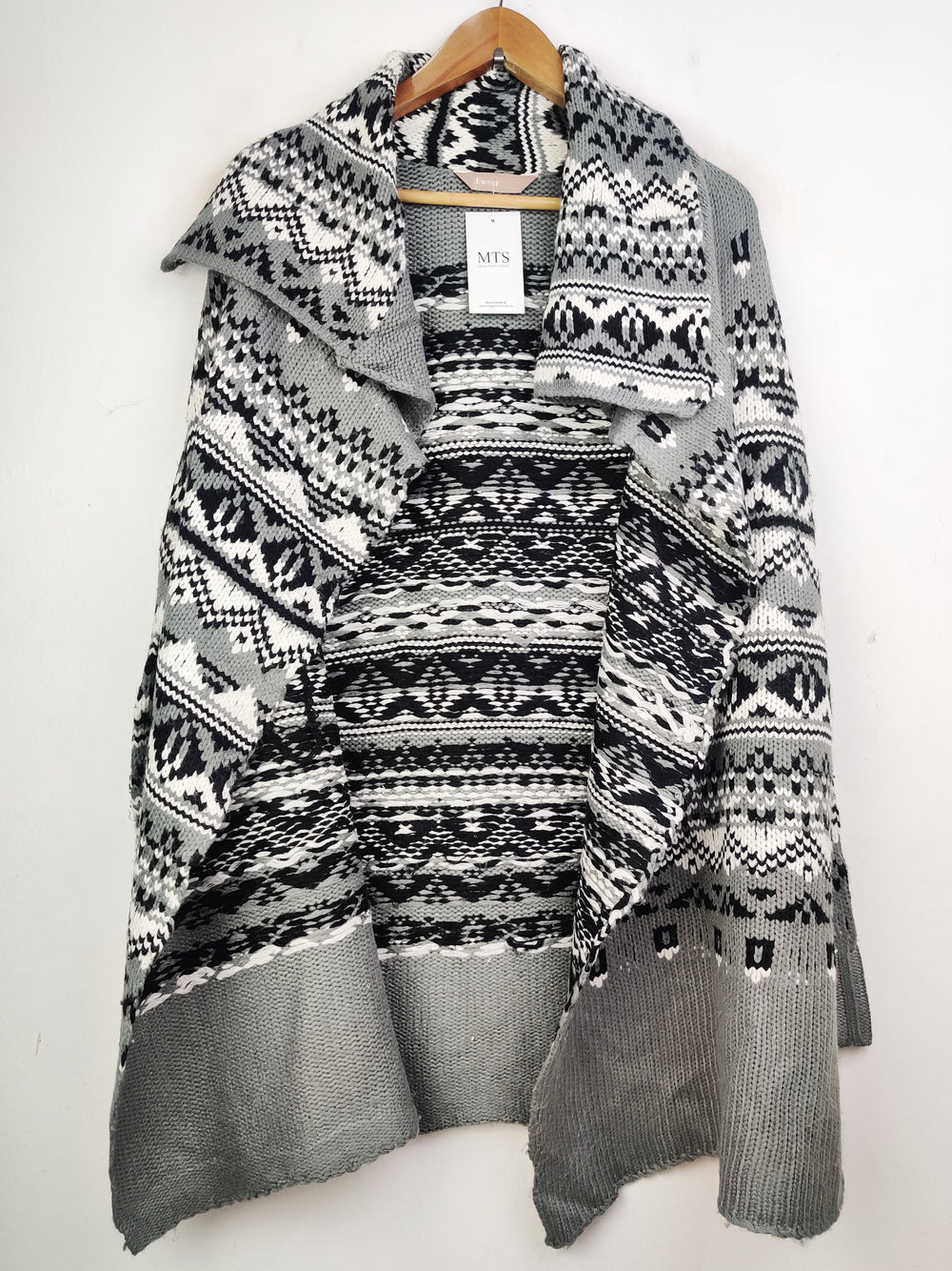 Buy online pre-used pre-loved 100% authentic & Original branded A Wear (LC-3751) available in Pakistan. Top international brands avilable.