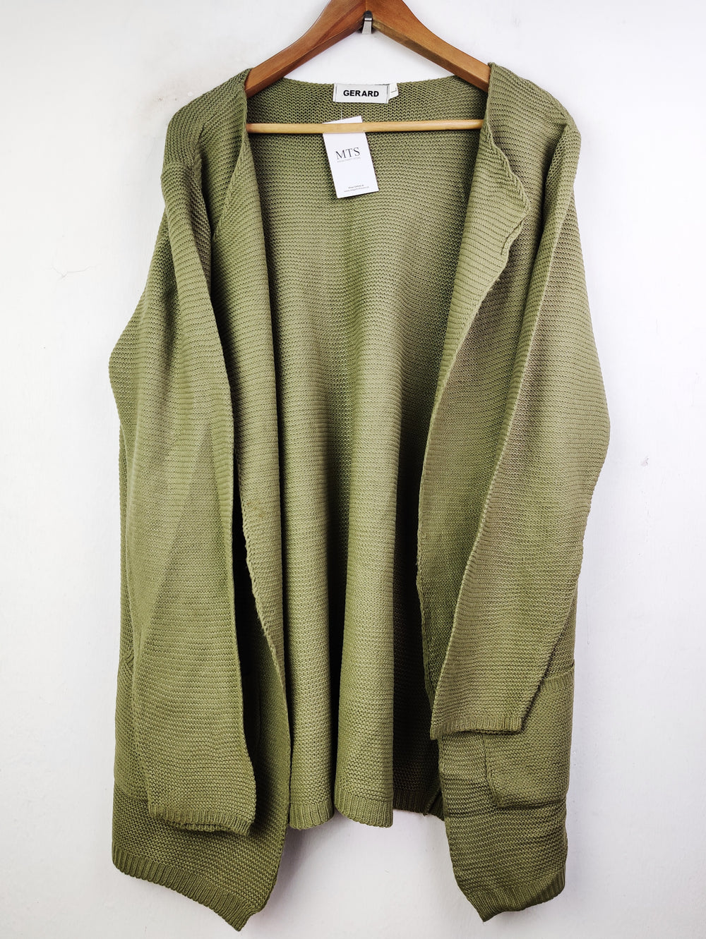 Buy online pre-used pre-loved 100% authentic & Original branded Gerard (LC-3844) available in Pakistan. Top international brands avilable.