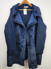 Buy online pre-used pre-loved 100% authentic & Original branded Derhy (LC-3868) available in Pakistan. Top international brands avilable.