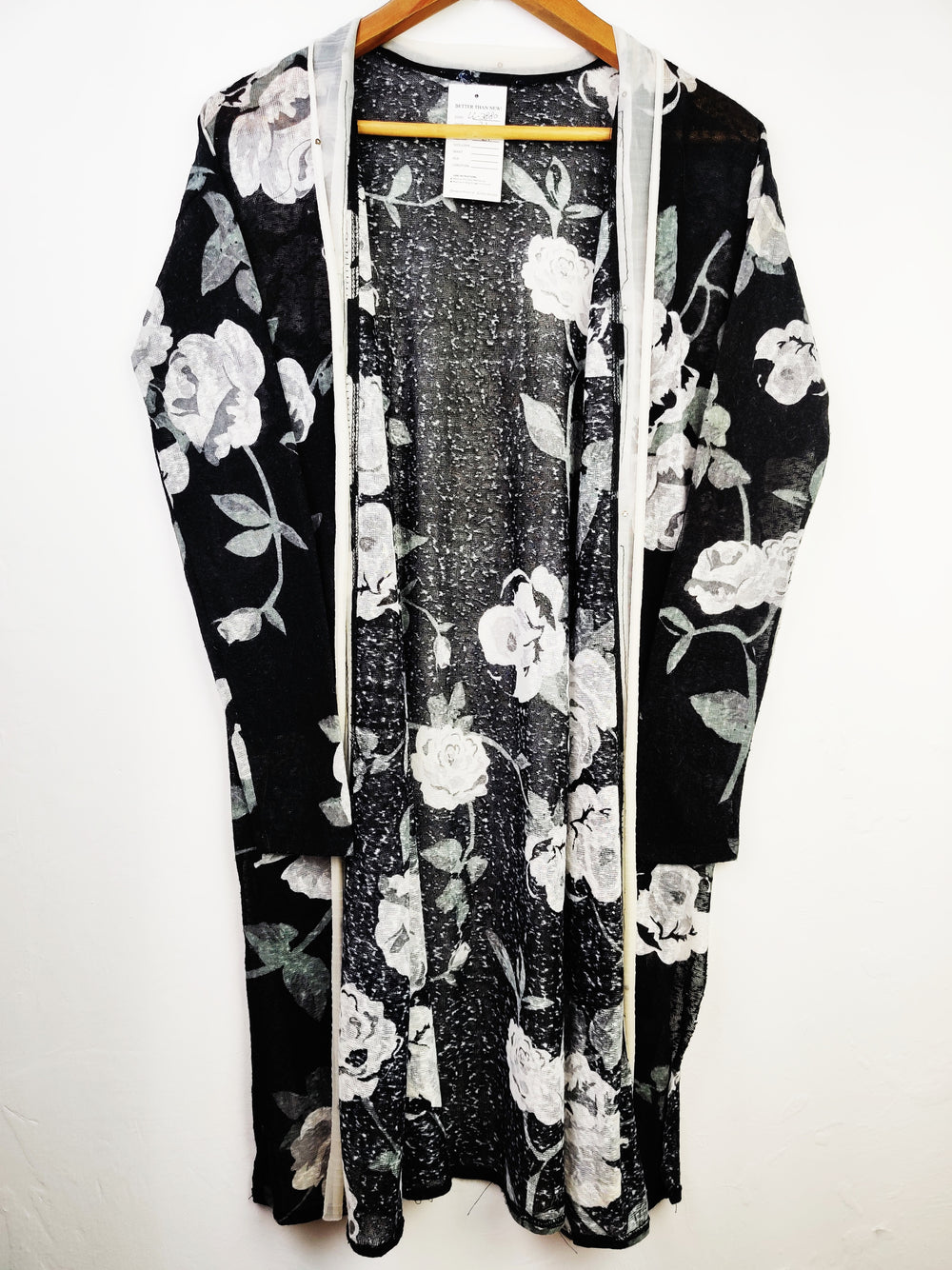 Buy online pre-used pre-loved 100% authentic & Original branded Unknown Brand (LC-3880) available in Pakistan. Top international brands avilable.