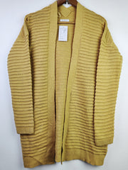 Buy online pre-used pre-loved 100% authentic & Original branded Papaya (LC-3896) available in Pakistan. Top international brands avilable.