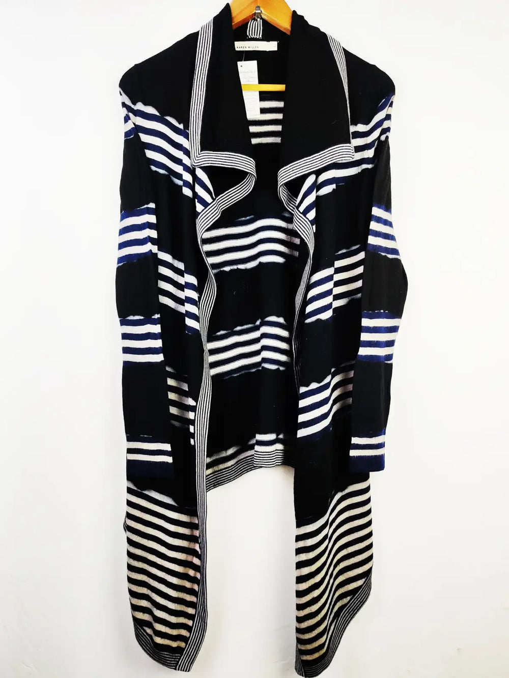 Buy online pre-used pre-loved 100% authentic & Original branded Karen Millen (LC-3906) available in Pakistan. Top international brands avilable.