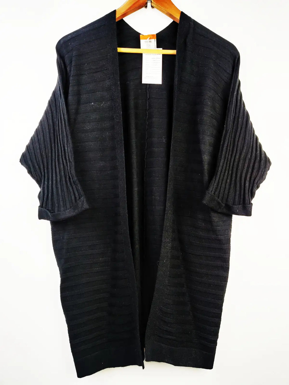 Buy online pre-used pre-loved 100% authentic & Original branded Unknown Brand (LC-3909) available in Pakistan. Top international brands avilable.