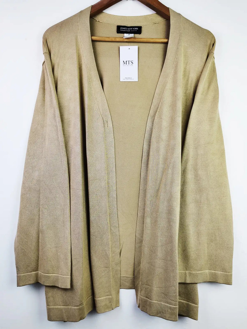 Buy online pre-used pre-loved 100% authentic & Original branded Jones New York (LC-3965) available in Pakistan. Top international brands avilable.