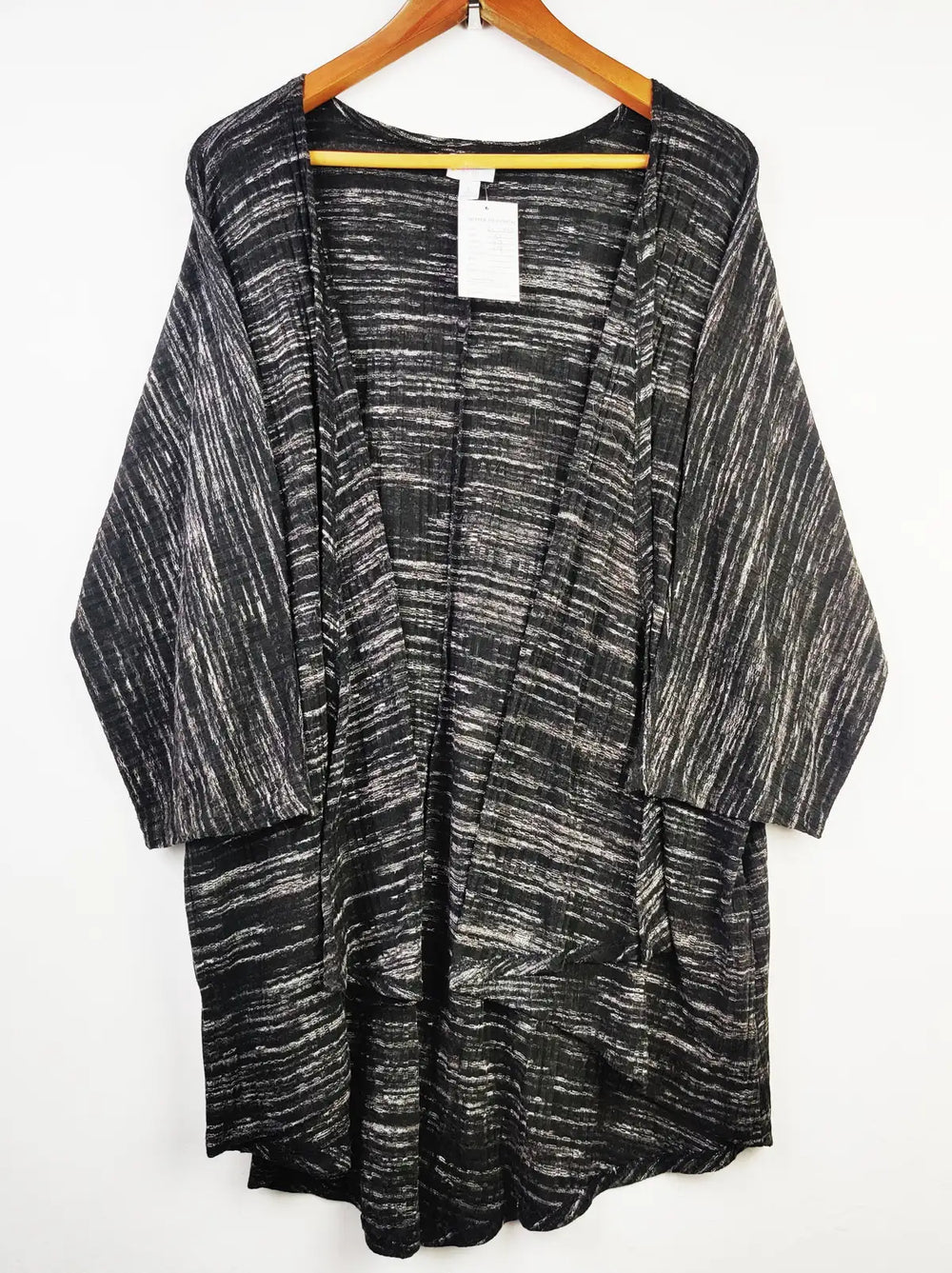 Buy online pre-used pre-loved 100% authentic & Original branded Lularoe (LC-3970) available in Pakistan. Top international brands avilable.