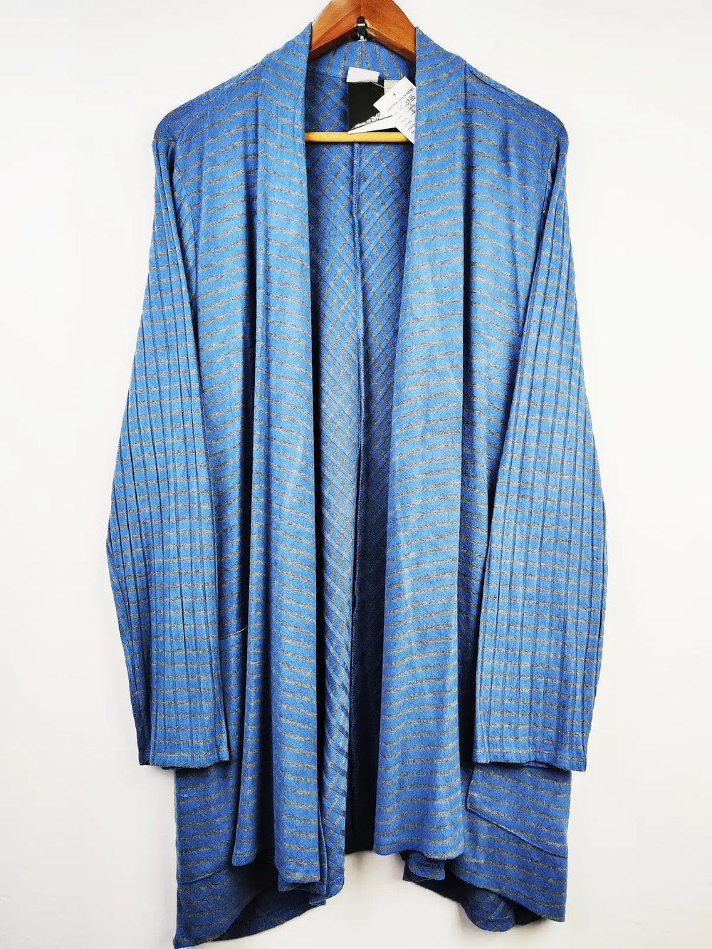 Buy online pre-used pre-loved 100% authentic & Original branded Chicos (LC-3976) available in Pakistan. Top international brands avilable.