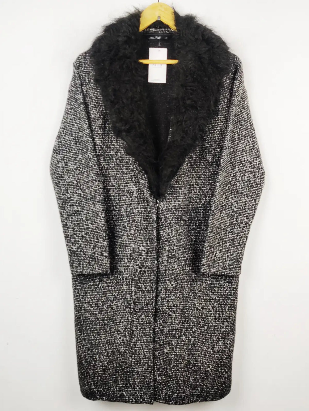 Buy online pre-used pre-loved 100% authentic & Original branded F&F (LC-4024) available in Pakistan. Top international brands avilable.