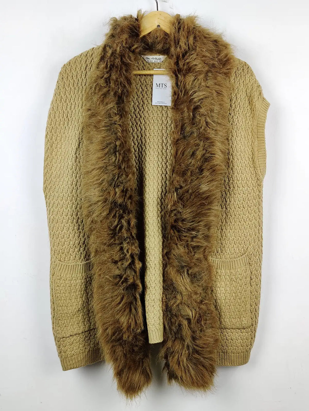 Buy online pre-used pre-loved 100% authentic & Original branded Miss Selfridge (LC-4038) available in Pakistan. Top international brands avilable.