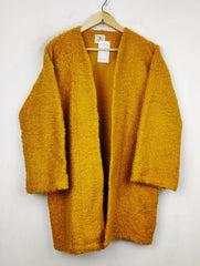 Buy online pre-used pre-loved 100% authentic & Original branded Tu (LC-4048) available in Pakistan. Top international brands avilable.