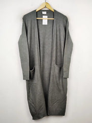 Buy online pre-used pre-loved 100% authentic & Original branded Vila (LC-4090) available in Pakistan. Top international brands avilable.